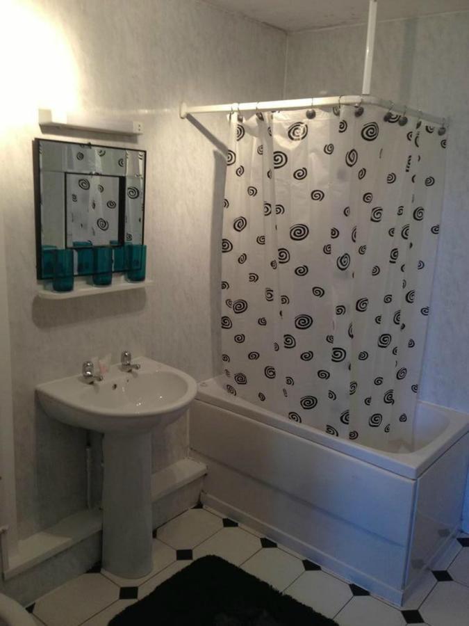 Penrhys Hotel Cardiff Bagian luar foto