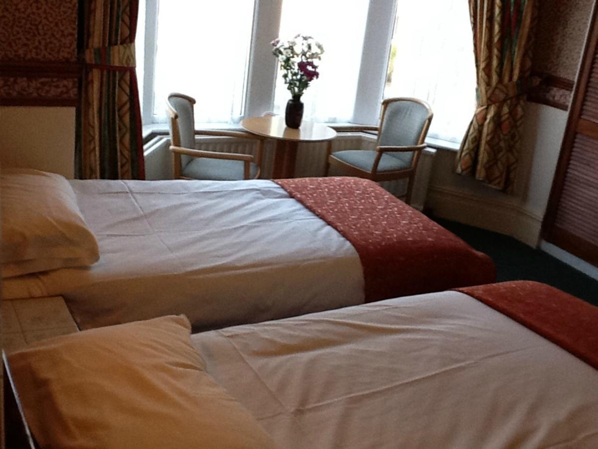 Penrhys Hotel Cardiff Bagian luar foto