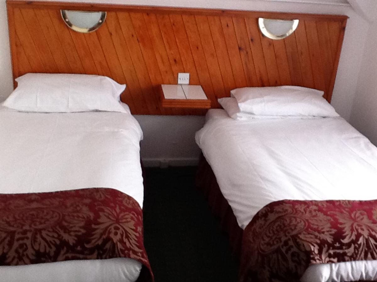 Penrhys Hotel Cardiff Bagian luar foto